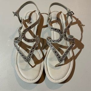 Jennifer Lopez flat sandals white with silver beads